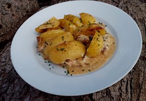 Krkovice s bramborem na česnekové smetaně (nejen z remosky)