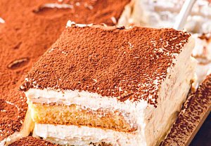 Tiramisu se šlehačkou a mascarpone Tiramisu se šlehačkou a mascarpone
